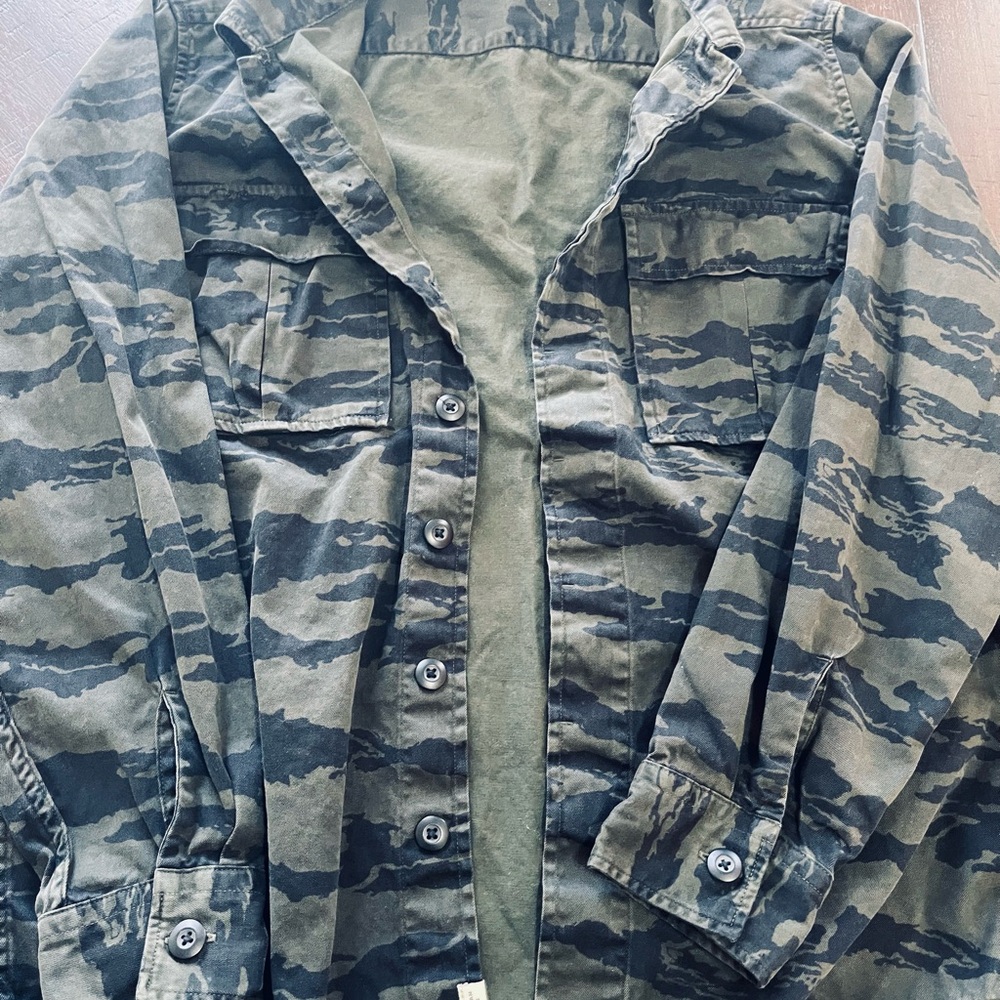 Camouflage Button-Up Long Sleeve Shirt